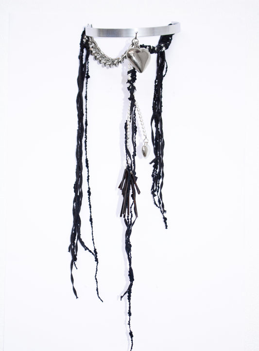 Collana con charms cuore e lacci